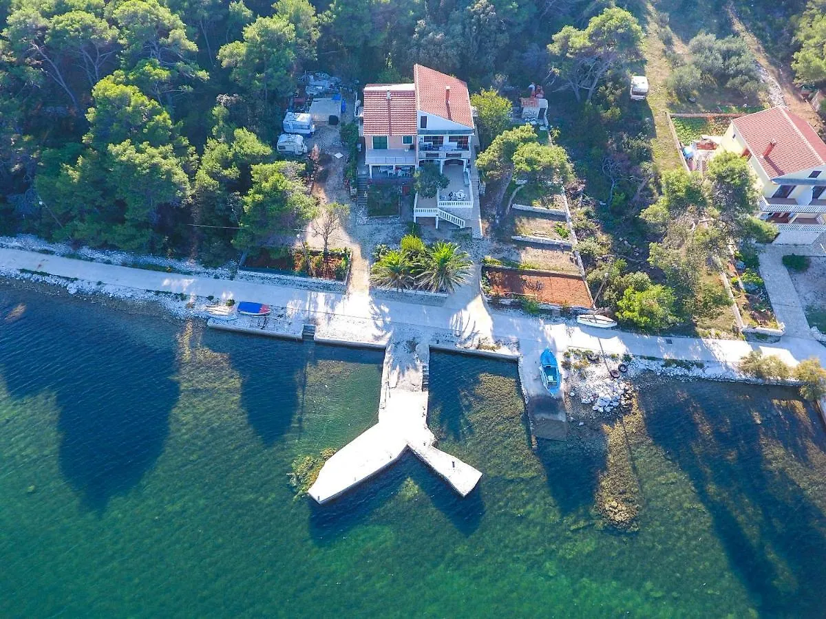 Apartments Kolic Veli Rat