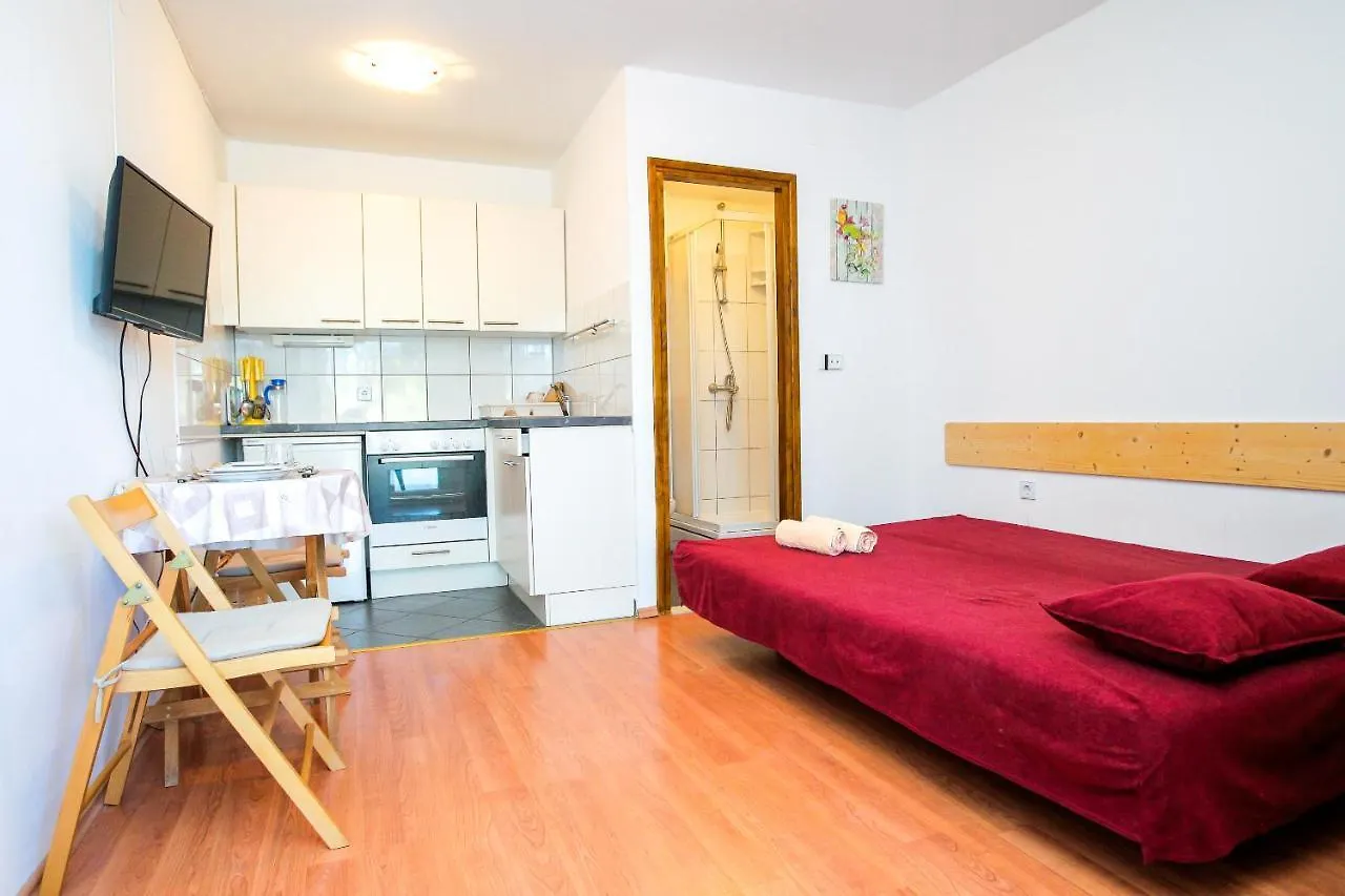 Apartments Kolic Veli Rat